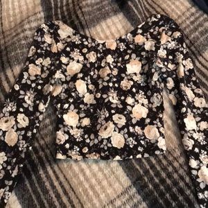 Floral cropped long sleeve top